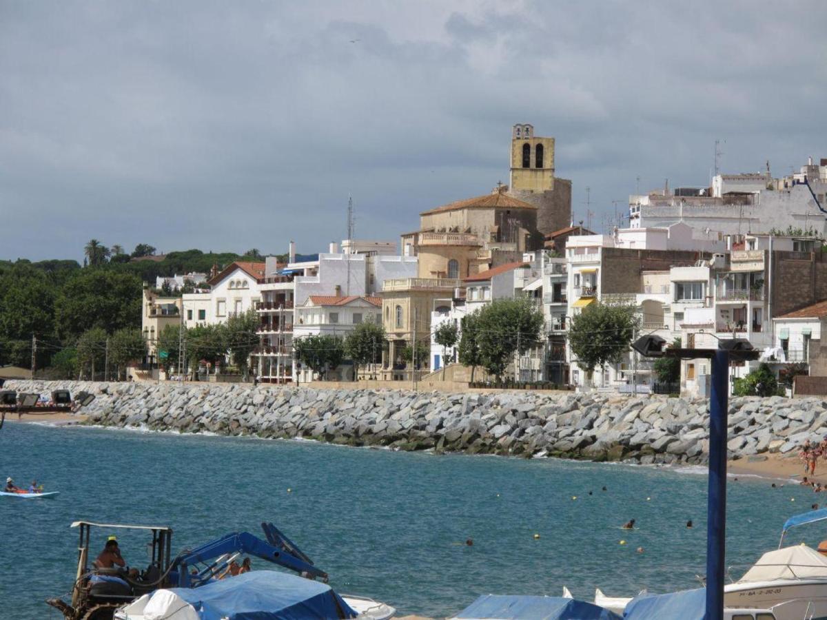 Apartamento Primera Linea De Mar Con Espectaculares Vistas Lägenhet Sant Pol De Mar Exteriör bild