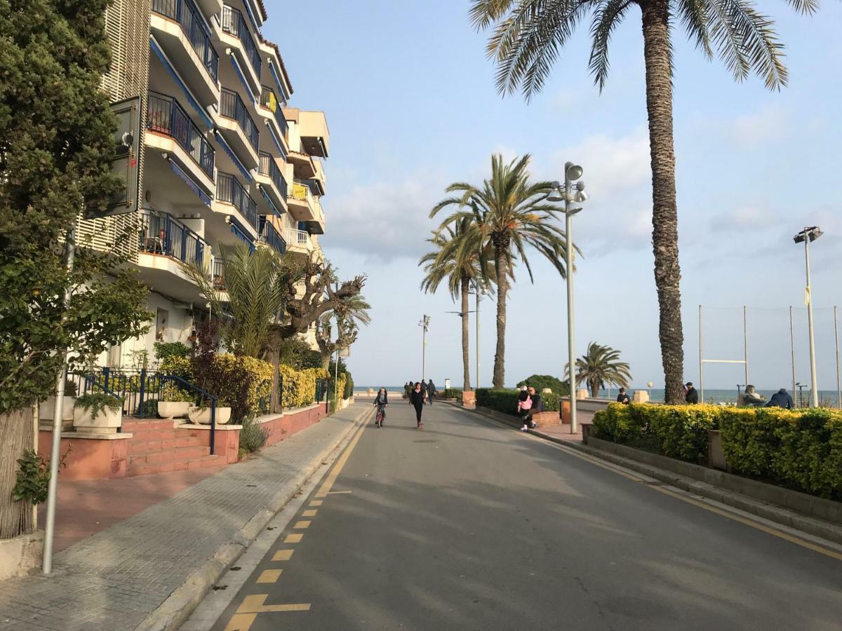 Apartamento Primera Linea De Mar Con Espectaculares Vistas Lägenhet Sant Pol De Mar Exteriör bild